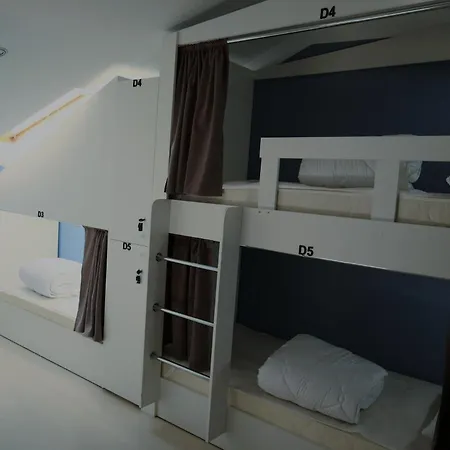 Hotel If *