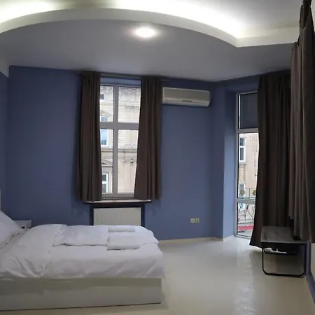 Hotel If *